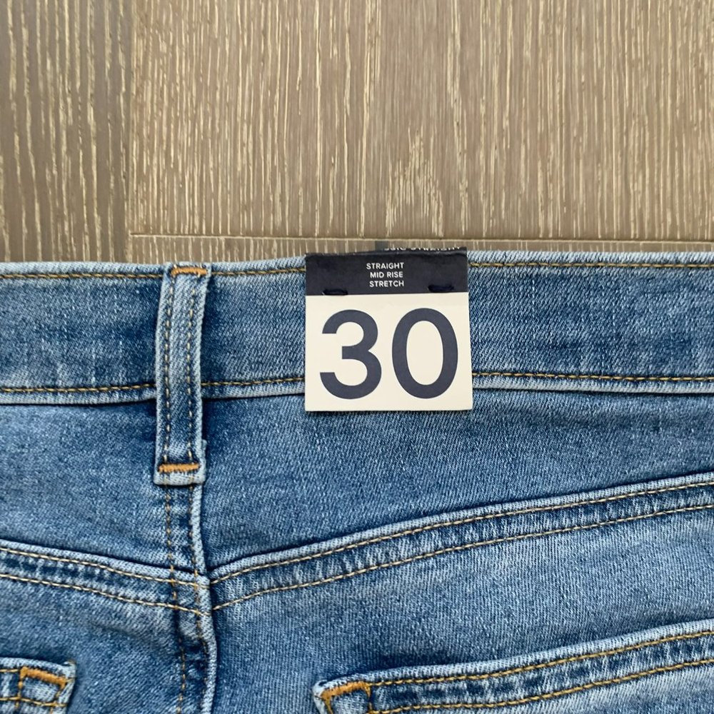Gap Classic Straight Mid-rise jeans size 30T - Picture 6 of 6